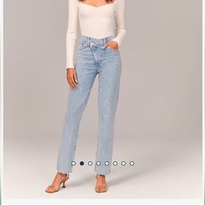 Abercrombie & Fitch Ultra High Rise 90s Straight Jean
